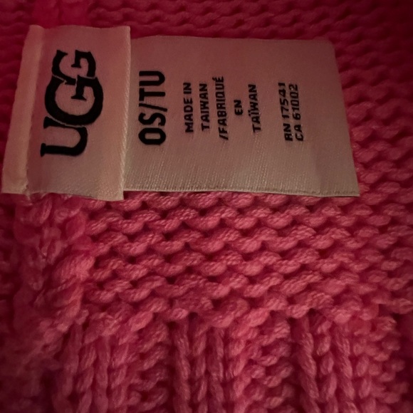 UGG Hot Pink Knit Pom Beanie with Matching Mittens, NWT. - Picture 5 of 16